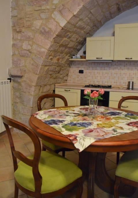 Appartement La Chiocciola Assise Extérieur photo